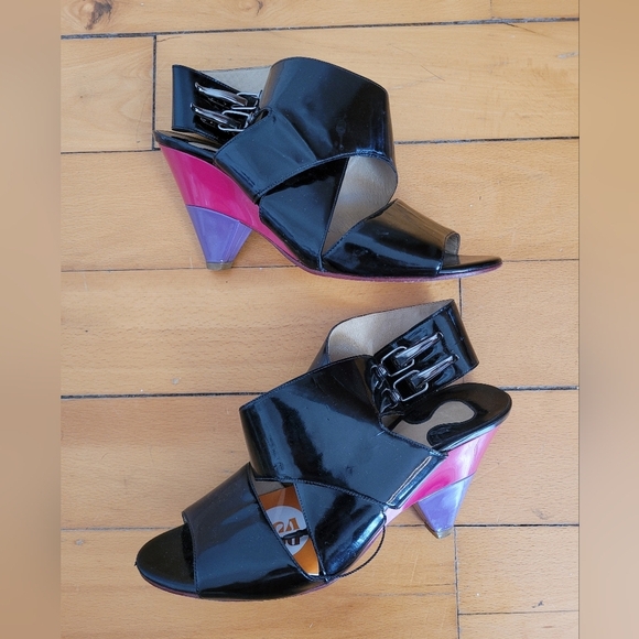 Chloé Black and Pink Wedge Sandals - Picture 1 of 8